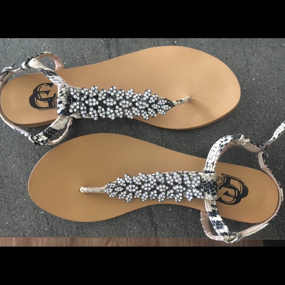 GC SHOES TAUPE SNAKE ILICIA SANDAL